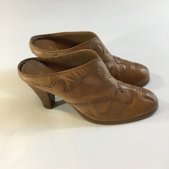 Y-Not?, Size 8 1/2, Tan Color Beautiful Almond Toe - Picture 1 of 7